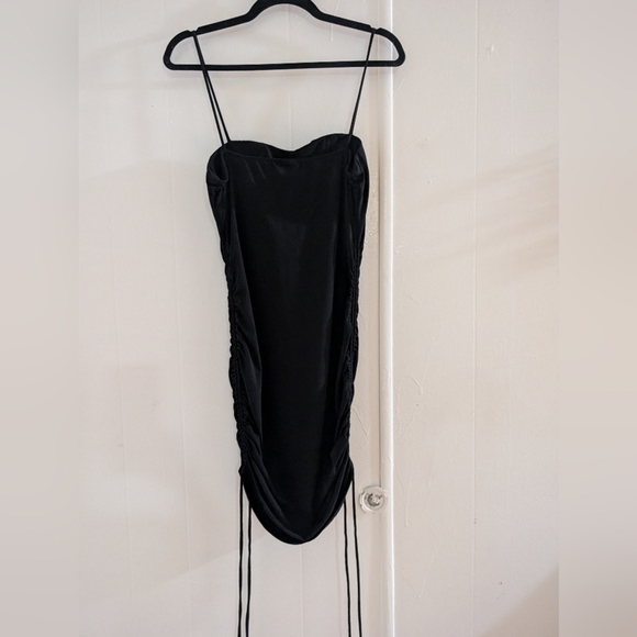 ELH Studio Black Dress with Ruched Design - Picture 5 of 9